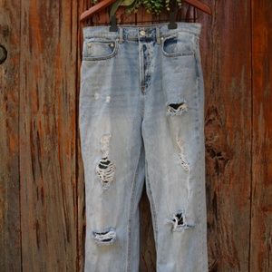 *URBAN OUTFITTERS BDG Distressed Relaxed Fit Jeans